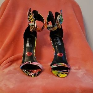 Women's shoes